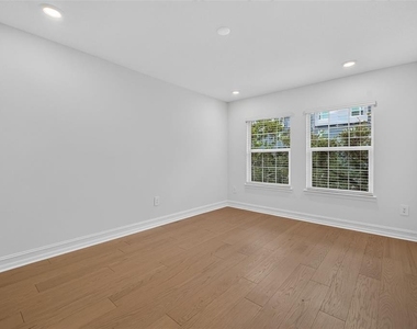 1439 West Chestnut Street - Photo Thumbnail 25
