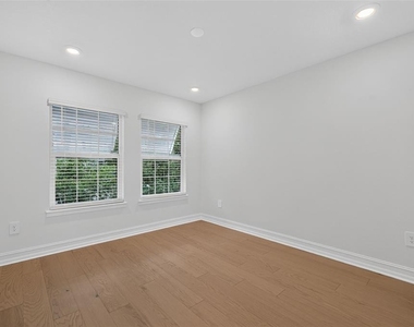 1439 West Chestnut Street - Photo Thumbnail 23
