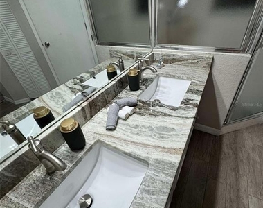 10411 Rainbow Oaks Drive - Photo Thumbnail 7