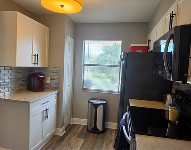 3001 58th Avenue S - Photo Thumbnail 6