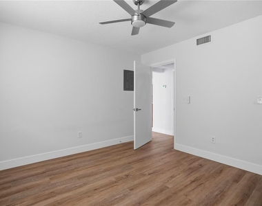 9824 Pocono Street - Photo Thumbnail 20