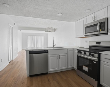 9824 Pocono Street - Photo Thumbnail 9