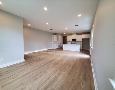 2051 Amelia Bay Place - Photo Thumbnail 2