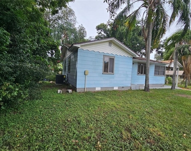 715 Longfellow Boulevard - Photo Thumbnail 2