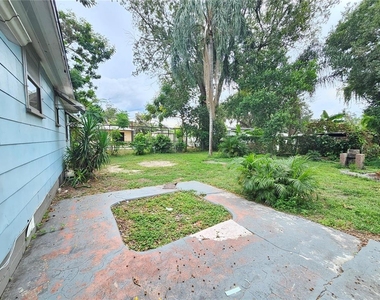 715 Longfellow Boulevard - Photo Thumbnail 16