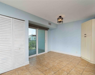3315 58th Avenue S - Photo Thumbnail 6