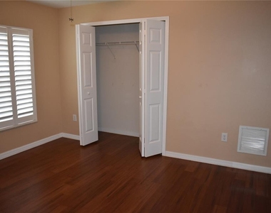 25803 Crippen Drive - Photo Thumbnail 10
