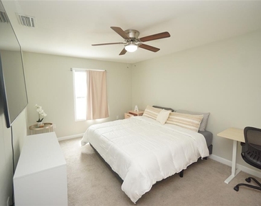 4411 W Leila Avenue - Photo Thumbnail 10