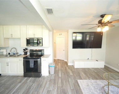 4411 W Leila Avenue - Photo Thumbnail 2