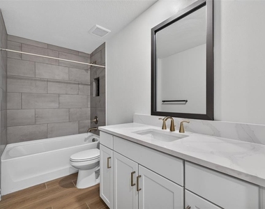 1445 West Chestnut Street - Photo Thumbnail 24