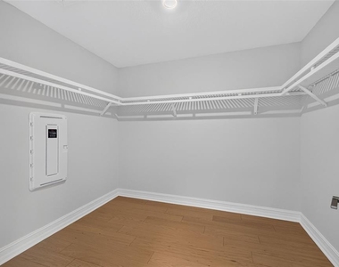 1445 West Chestnut Street - Photo Thumbnail 20