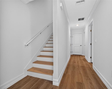 1445 West Chestnut Street - Photo Thumbnail 1