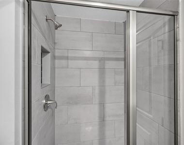 1445 West Chestnut Street - Photo Thumbnail 4