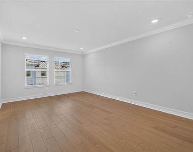 1445 West Chestnut Street - Photo Thumbnail 19