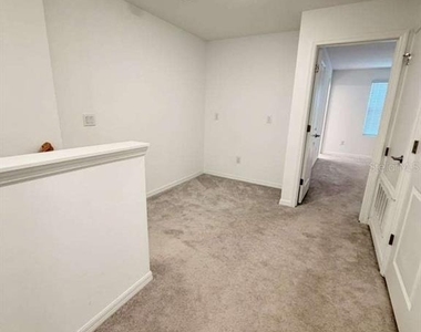 2307 Paravane Way - Photo Thumbnail 12