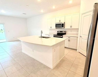 2307 Paravane Way - Photo Thumbnail 5