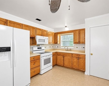 374 3rd Street Nw - Photo Thumbnail 8