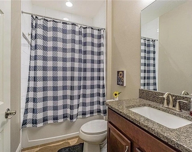 843 Viscount Street - Photo Thumbnail 15