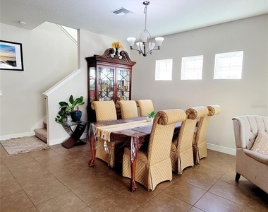 843 Viscount Street - Photo Thumbnail 6