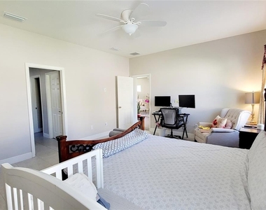 843 Viscount Street - Photo Thumbnail 12