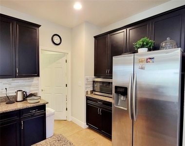 843 Viscount Street - Photo Thumbnail 10