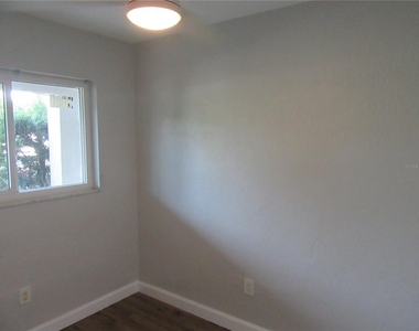 5900 22nd Avenue N - Photo Thumbnail 5