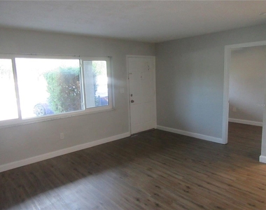 5900 22nd Avenue N - Photo Thumbnail 3