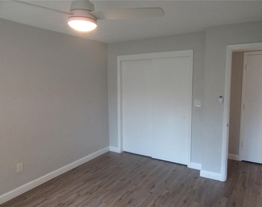 5900 22nd Avenue N - Photo Thumbnail 12