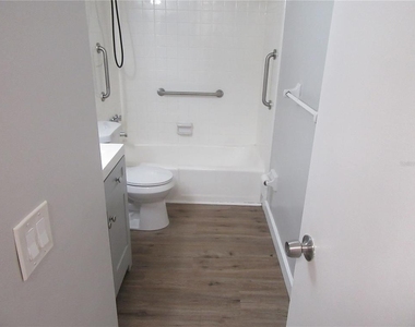 5900 22nd Avenue N - Photo Thumbnail 14