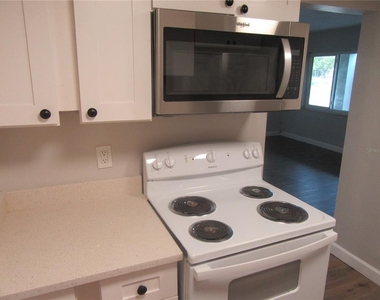 5900 22nd Avenue N - Photo Thumbnail 9