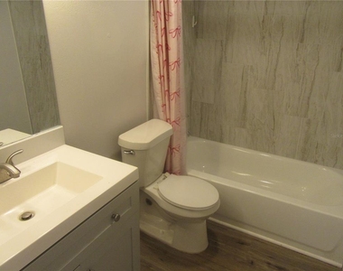 5900 22nd Avenue N - Photo Thumbnail 14