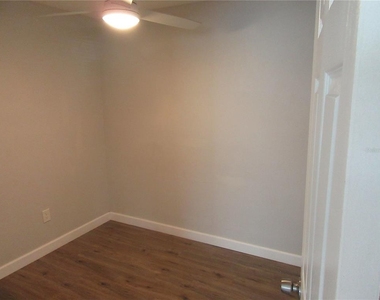 5900 22nd Avenue N - Photo Thumbnail 7