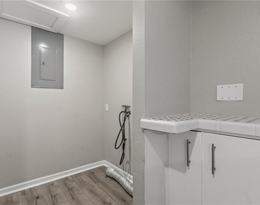 320 E Althea Avenue - Photo Thumbnail 17