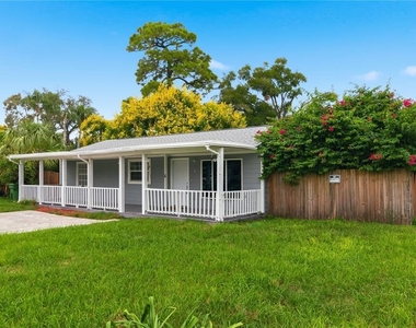 320 E Althea Avenue - Photo Thumbnail 2