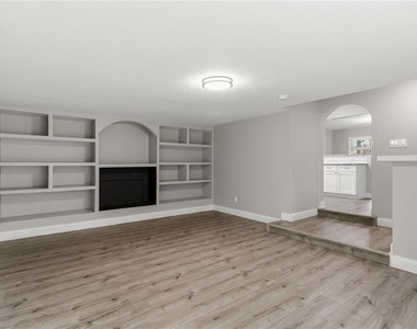 320 E Althea Avenue - Photo Thumbnail 12