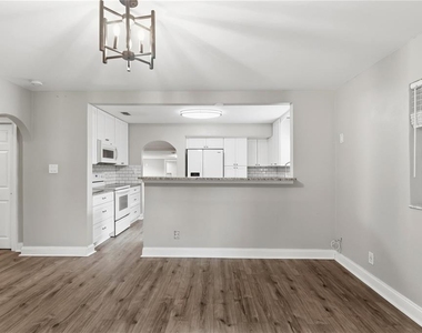 320 E Althea Avenue - Photo Thumbnail 6