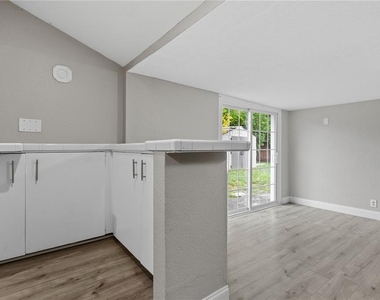 320 E Althea Avenue - Photo Thumbnail 16
