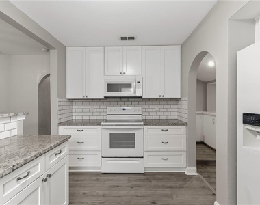320 E Althea Avenue - Photo Thumbnail 9