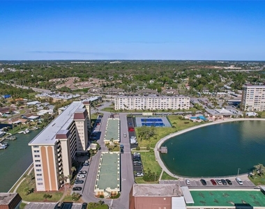4550 Cove Circle - Photo Thumbnail 33