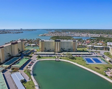 4550 Cove Circle - Photo Thumbnail 35