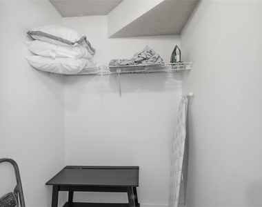 4550 Cove Circle - Photo Thumbnail 22