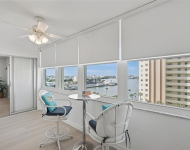 4550 Cove Circle - Photo Thumbnail 11