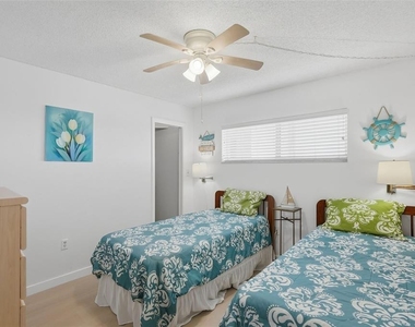 4550 Cove Circle - Photo Thumbnail 20