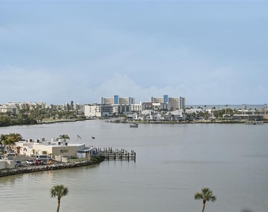 4550 Cove Circle - Photo Thumbnail 10