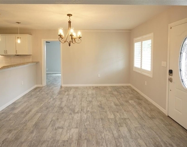 4406 W Anita Boulevard - Photo Thumbnail 5