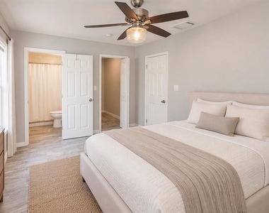 4406 W Anita Boulevard - Photo Thumbnail 8