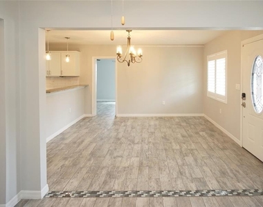 4406 W Anita Boulevard - Photo Thumbnail 16