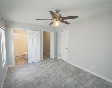 4406 W Anita Boulevard - Photo Thumbnail 9