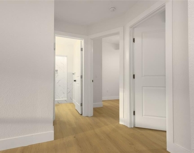 910 E Osborne Avenue - Photo Thumbnail 10
