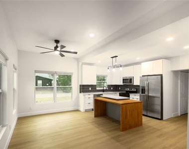 910 E Osborne Avenue - Photo Thumbnail 1
